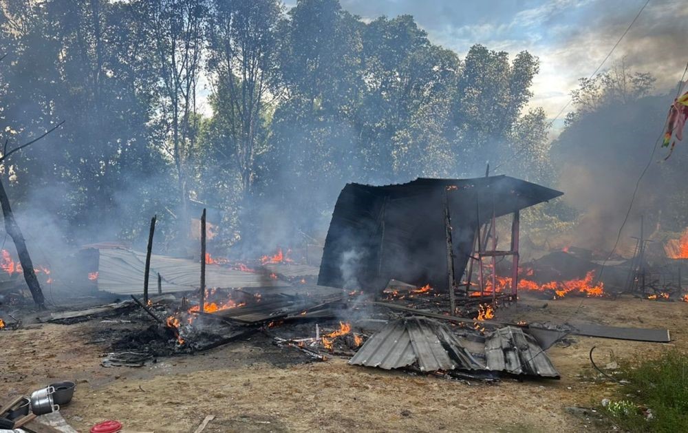 Litar pintas punca 15 rumah setinggan terbakar
