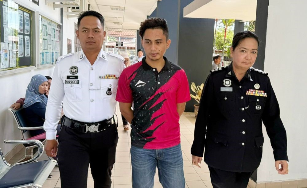 Langgar pintu kaca bank, pemandu mabuk dipenjara 9 bulan, denda RM11,300