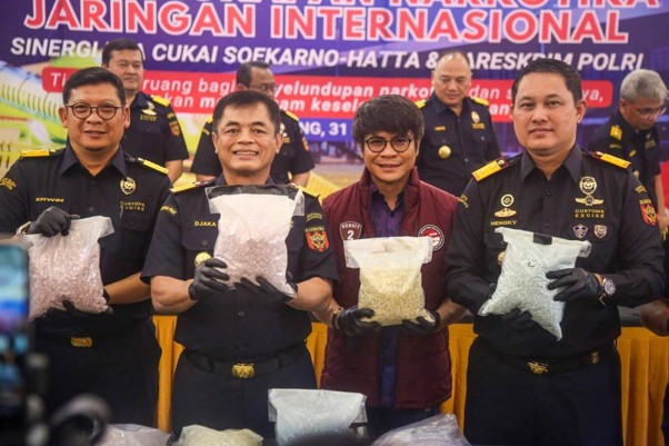 Juruterbang ditahan di lapangan terbang Jakarta, didakwa cuba seludup 25kg dadah